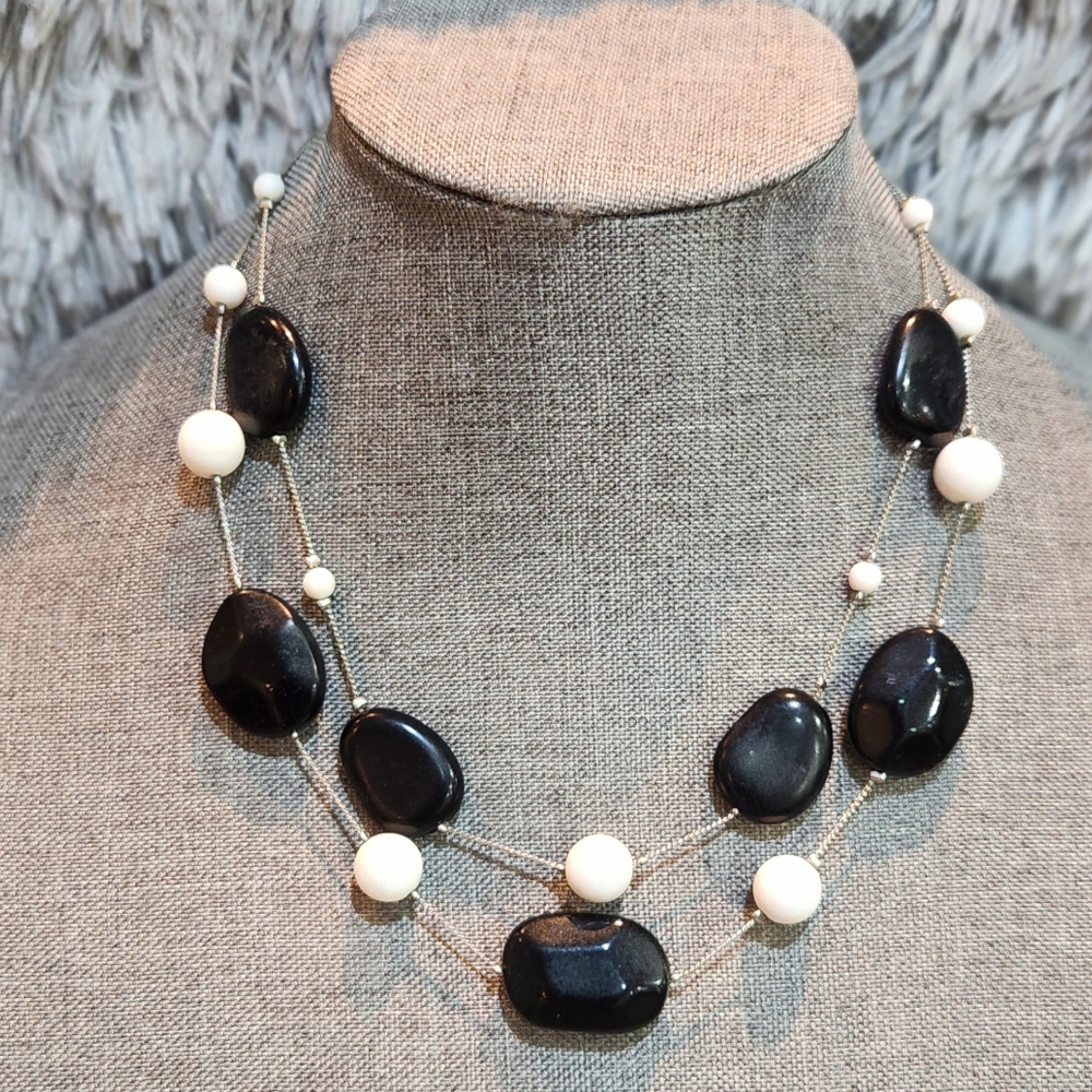 Chunky Black and White Beaded Necklace